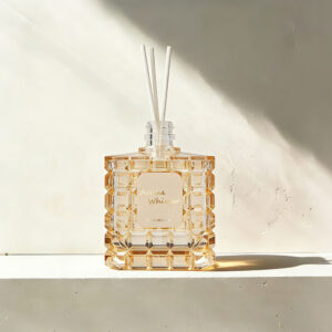 Personal Label Empty Luxury Square 240ml Clear Glass Perfume Oil Spray Bottle with Pump Sprayer and Screen Printing for Parfum