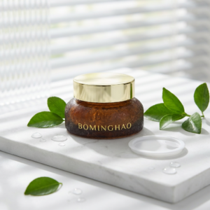 Factory Wholesale 50g Textured Shape Eco-friendly Recyclable Glass Cosmetic Packaging Pump Glass Jars Skin Care Serum Face Cream